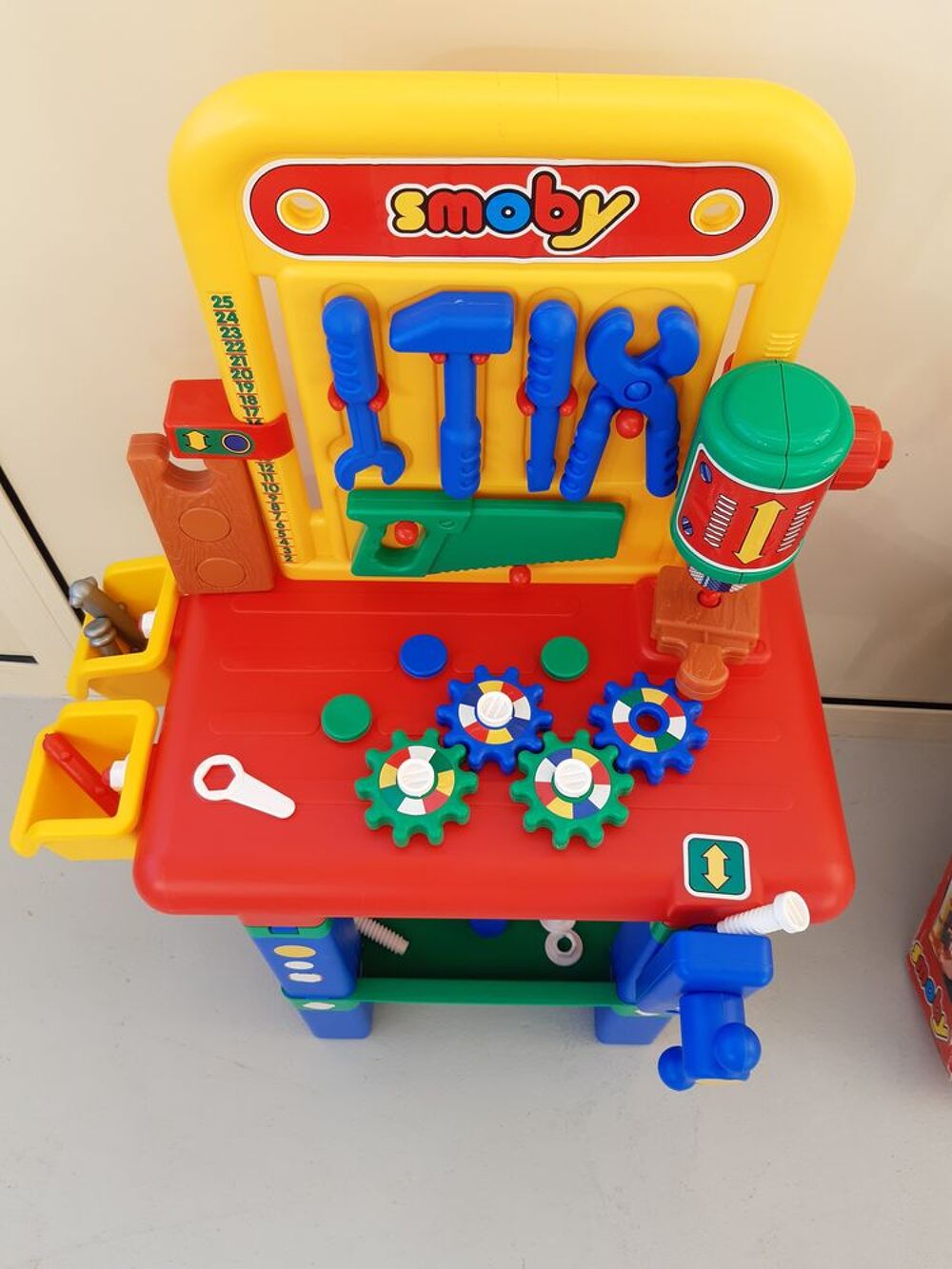 Etabli Bricolo SMOBY d&egrave;s 2 ans. Jeux / jouets