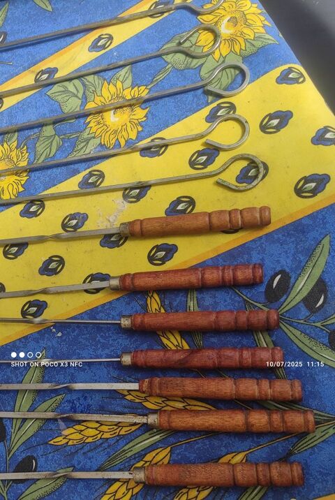 12 piques brochettes plus pince � grillade barbecue 10 Saverdun (09)