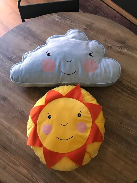 Lot de 2 coussins enfant motif   Soleil / nuage   7 Saleilles (66)