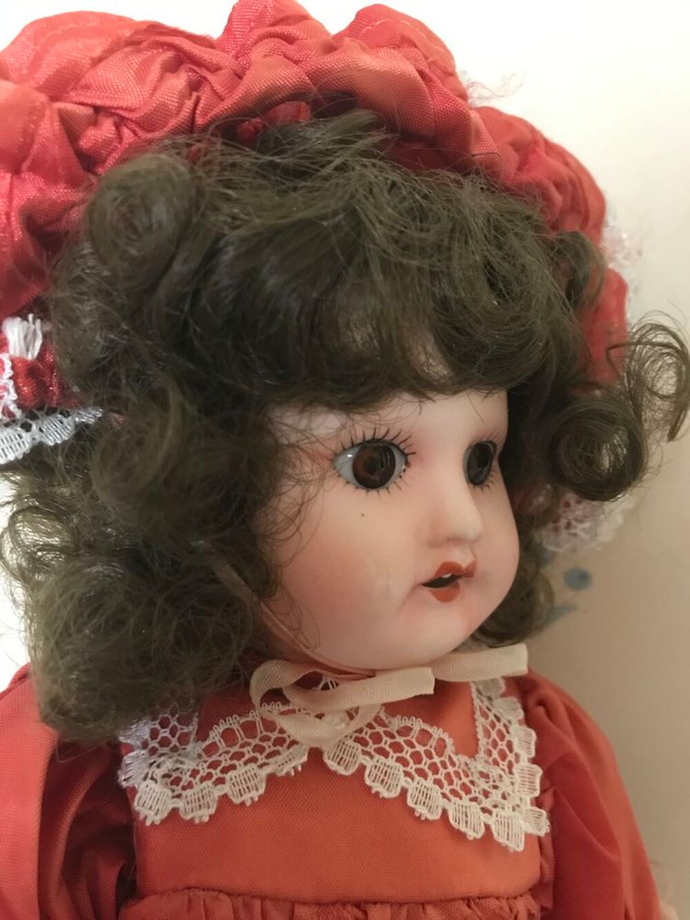 Poup&eacute;e t&ecirc;te porcelaine 