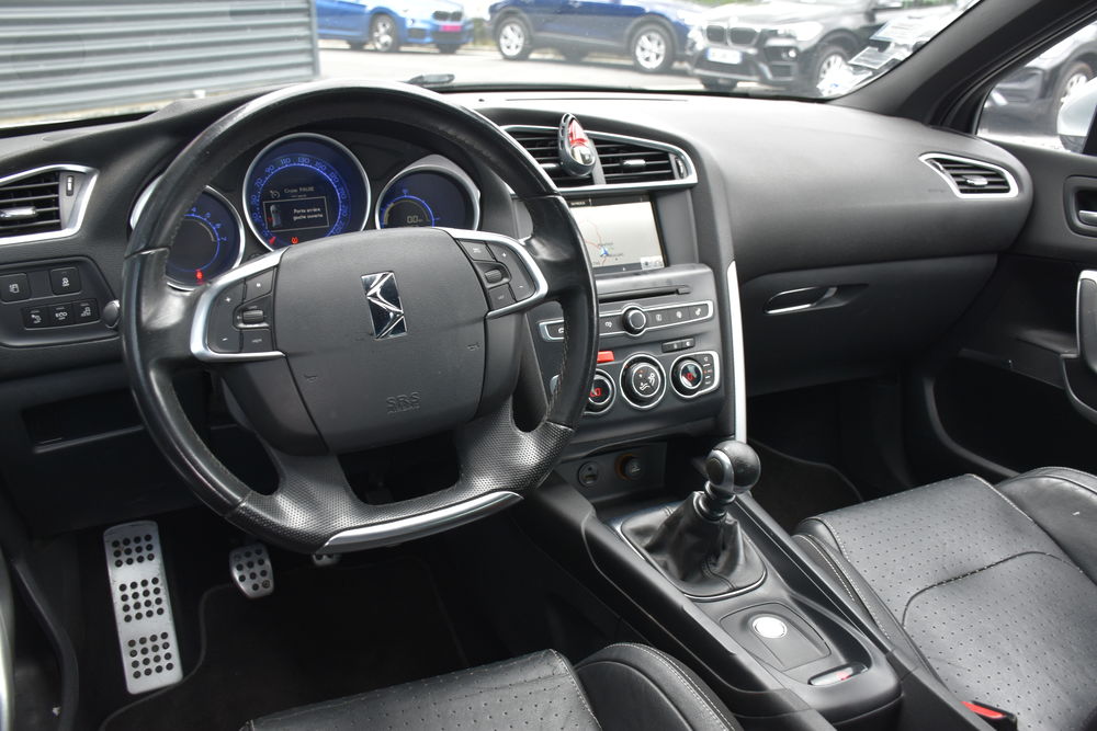 DS4 BlueHDi 150 S&S BVM6 Sport Chic 2015 occasion 56300 Pontivy
