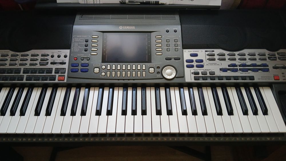 CLAVIER ARRANGEUR YAHAMA PSR 9000 VERSION 2. Instruments de musique