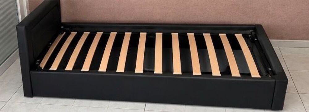 Lit coffre 1 place 90x190 avec LED et USB ? Bon &eacute;tat Meubles