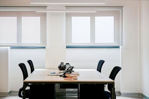Bureau priv&eacute; pour 3 personnes – Open Office Villeneuve d'Ascq, 145 Valmy Villeneuve d'Ascq 378 59650 Villeneuve-d'ascq