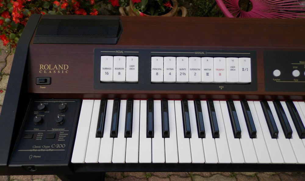 Orgue liturgique Roland C200 Instruments de musique