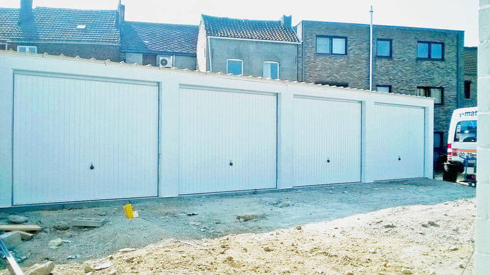 Porte de garage NEUVE Bricolage