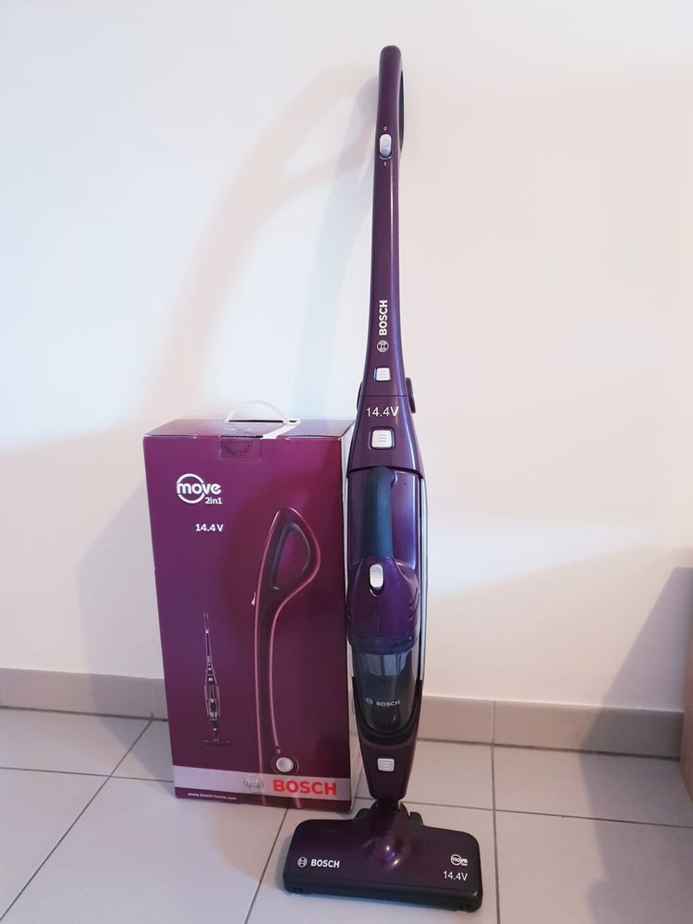 Aspirateur balais BOSH tr&egrave;s peu utilis&eacute; Electroménager