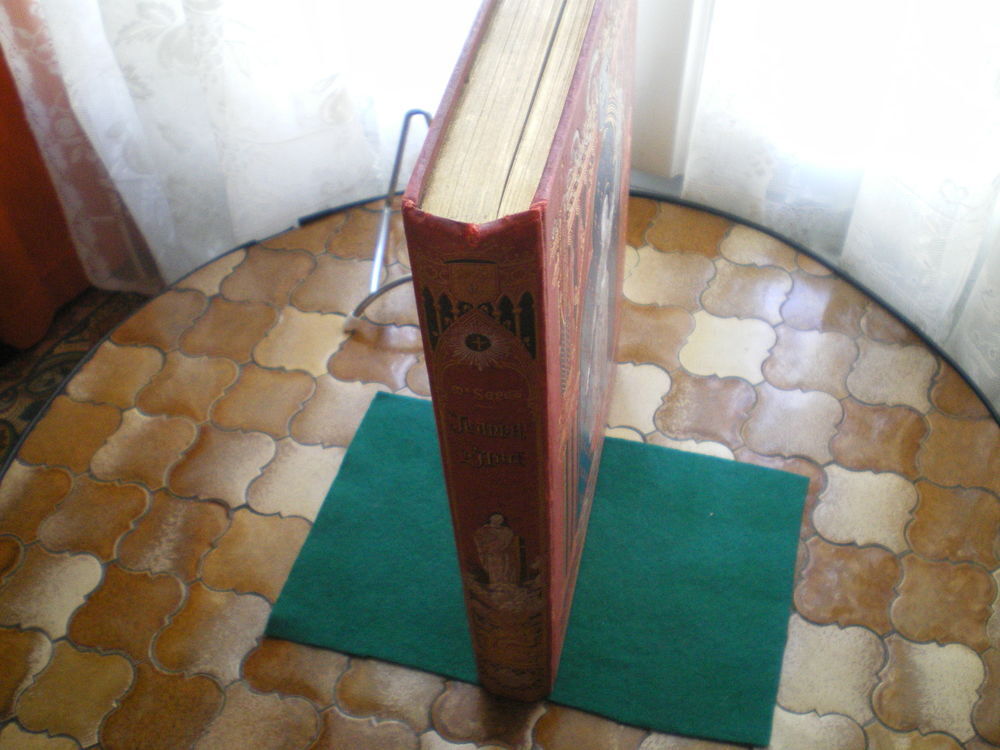 Livre sur la vie de Jeanne d'Arc. 