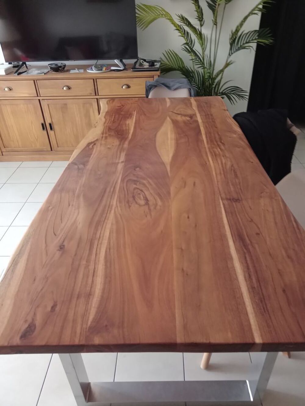 table a manger en bois massif accacia Meubles