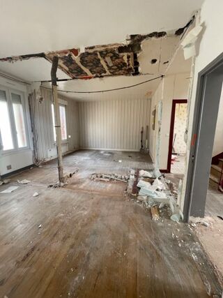  Immeuble à vendre 230 m² Saint-quentin