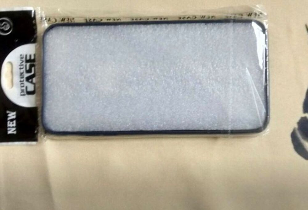 Coque souple IPhone 8 Plus Neuve bleu marine Téléphones et tablettes