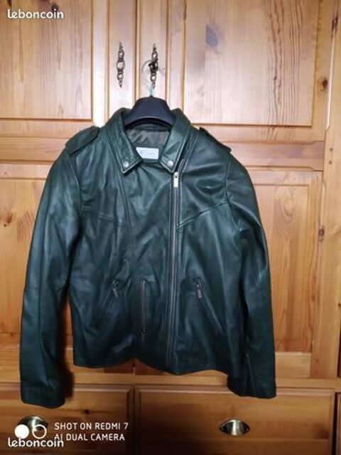 Veste en cuir neuve R-Studio
180 Champagnole (39)