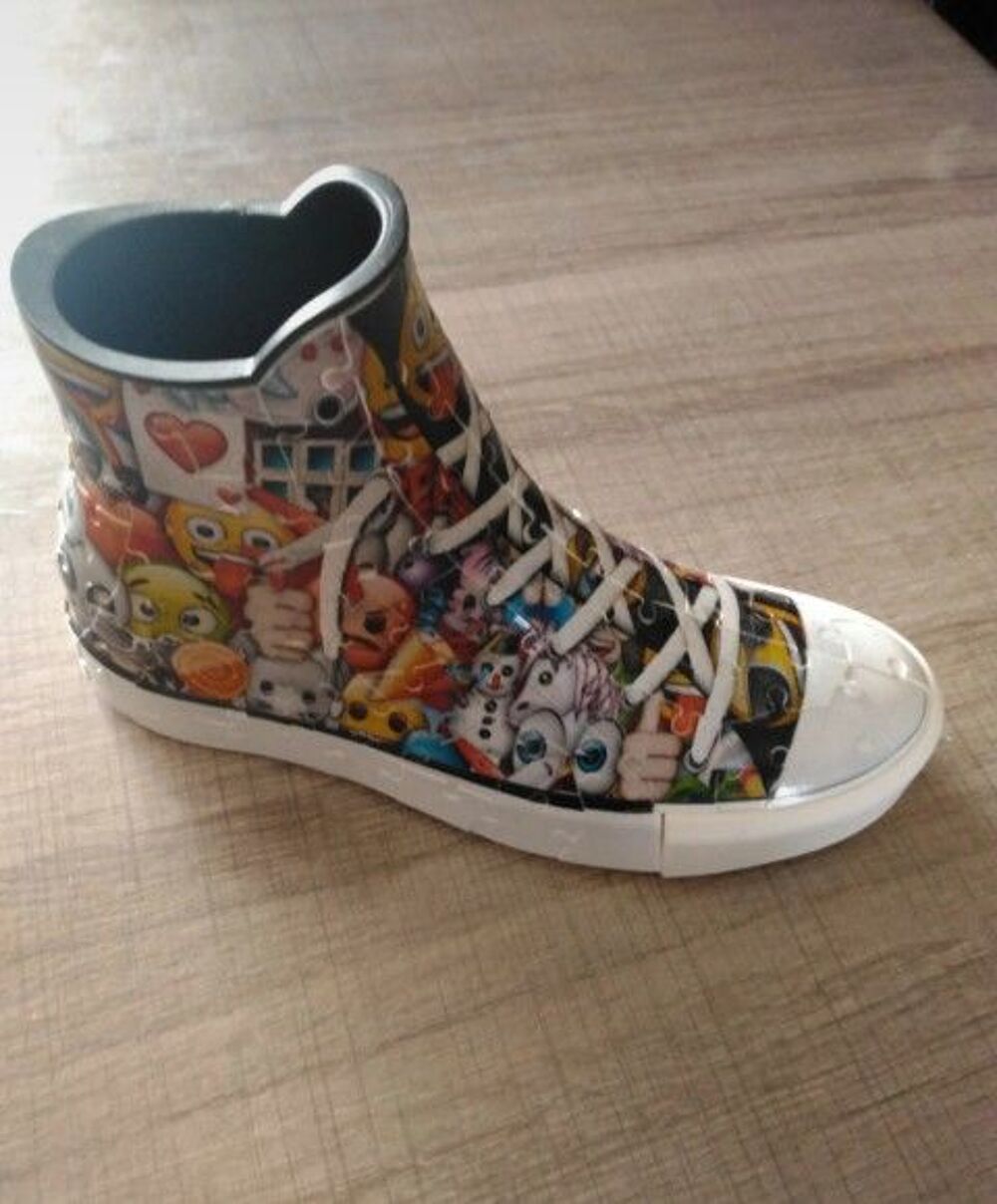 Jeux divers neufs ou quasi neufs.
Jeux / jouets