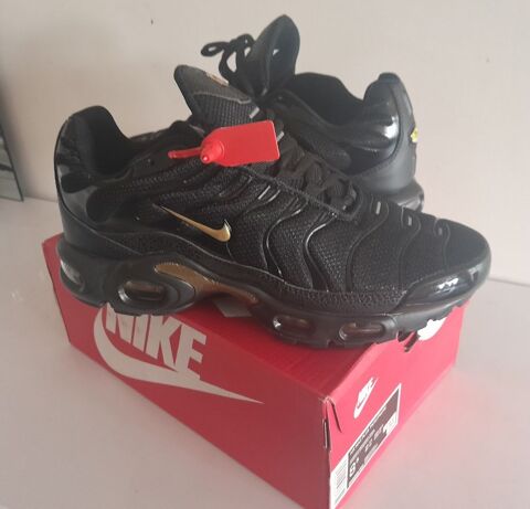 Nike ait TN couleur noir or [ neuf ] 45 Thiais (94)