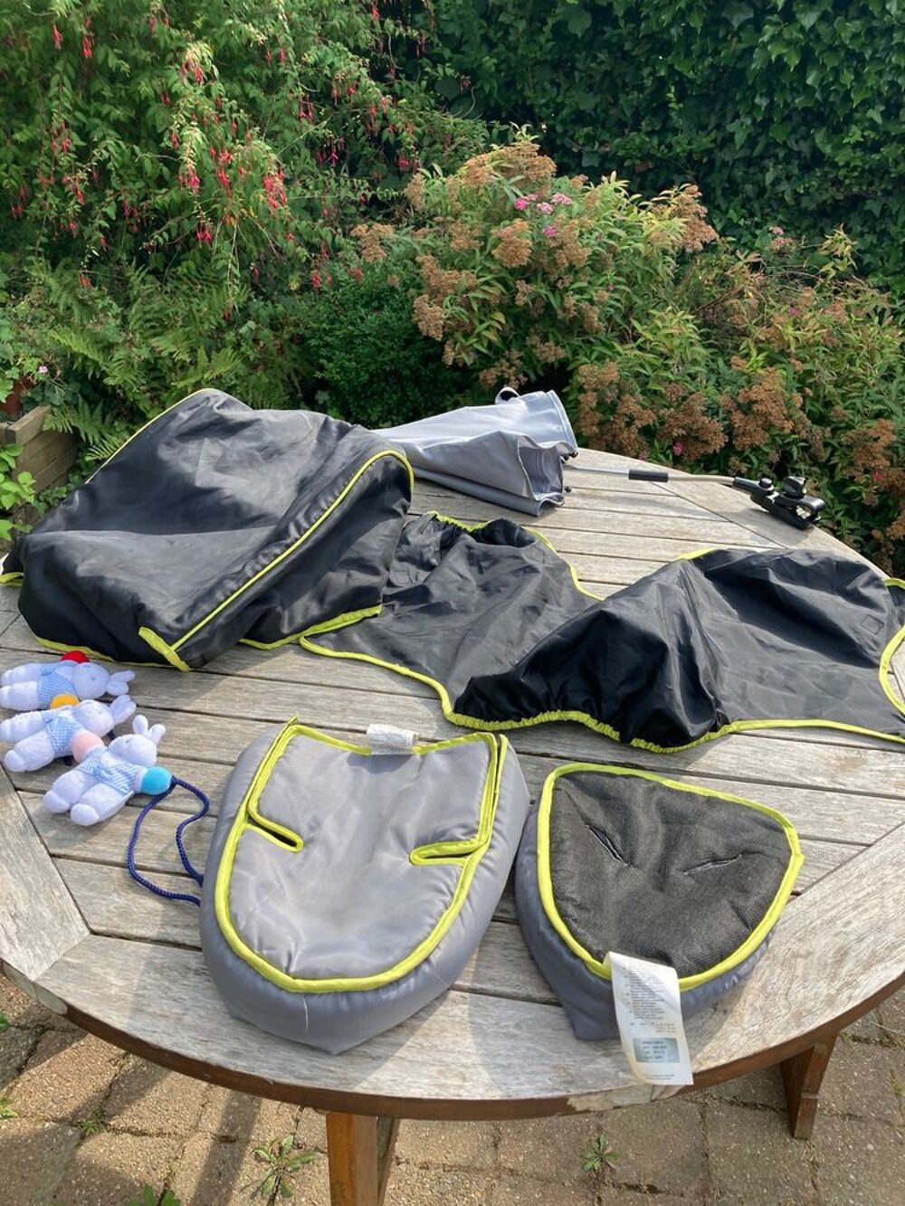Poussette BABY RELAX avec accessoires Puériculture