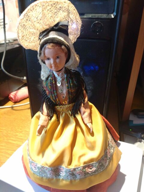 POUP�ES FOLKLORIQUES ANCIENNES REGION ILE AUX MOINE 5 Laval (53)