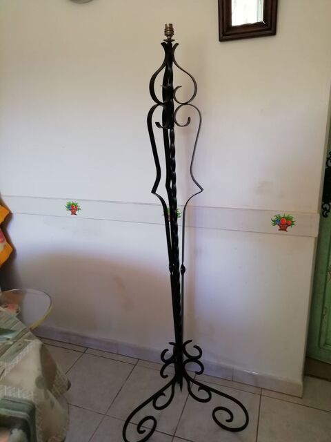 LAMPADAIRE VINTAGE FER FORGE 80 Poitiers (86)