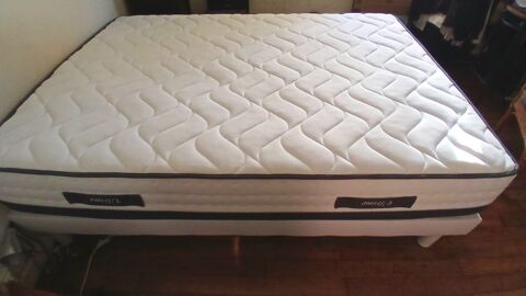 LIT DOUBLE Matelas + sommier tapissier 140*190 TRES BON ETAT 400 Saint-S�bastien-sur-Loire (44)