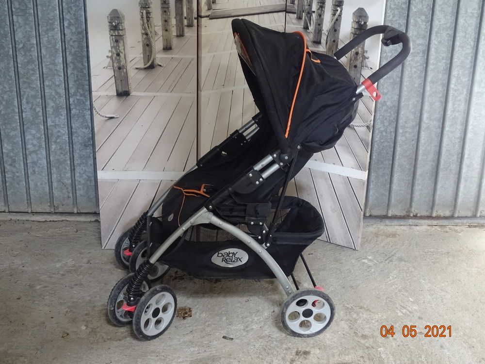 Poussette enfant Pu�riculture