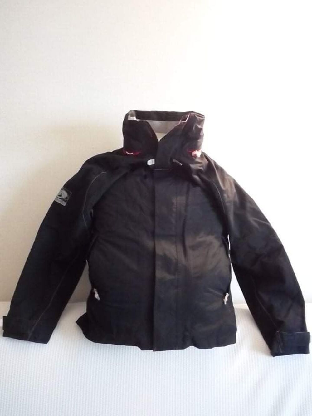 Veste imperm&eacute;able chaude Marque D&eacute;cathlon Tribord. Vêtements