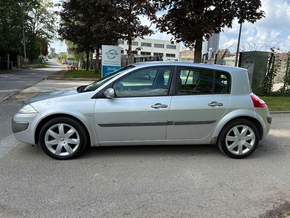 M&eacute;gane II 1.6 16V Carminat 2006 occasion 77450 Montry