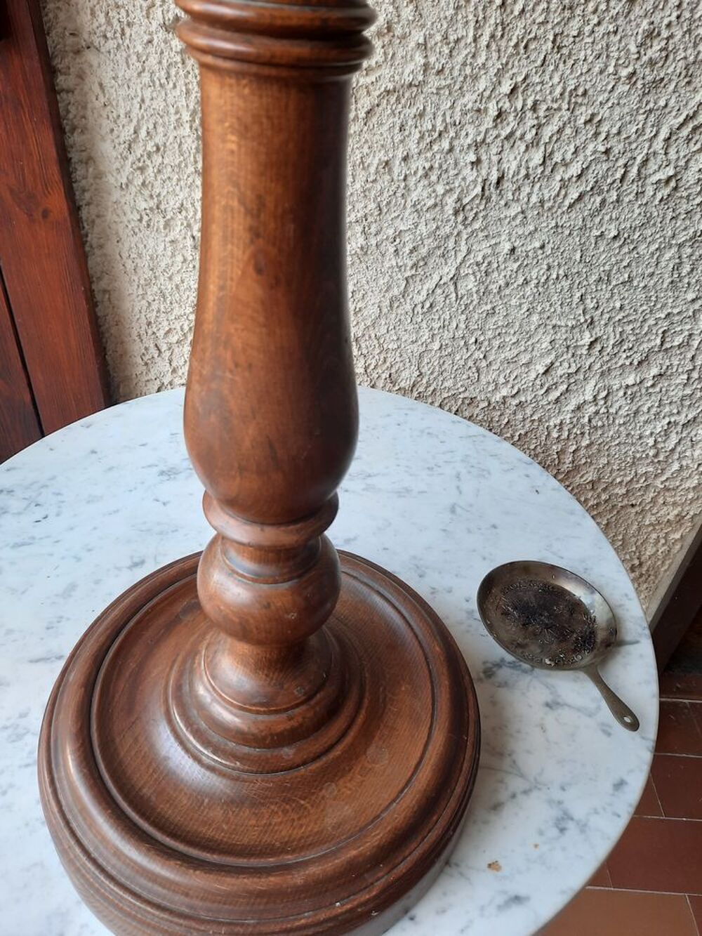 Cendrier sur pied tourn&eacute; ch&ecirc;ne Décoration