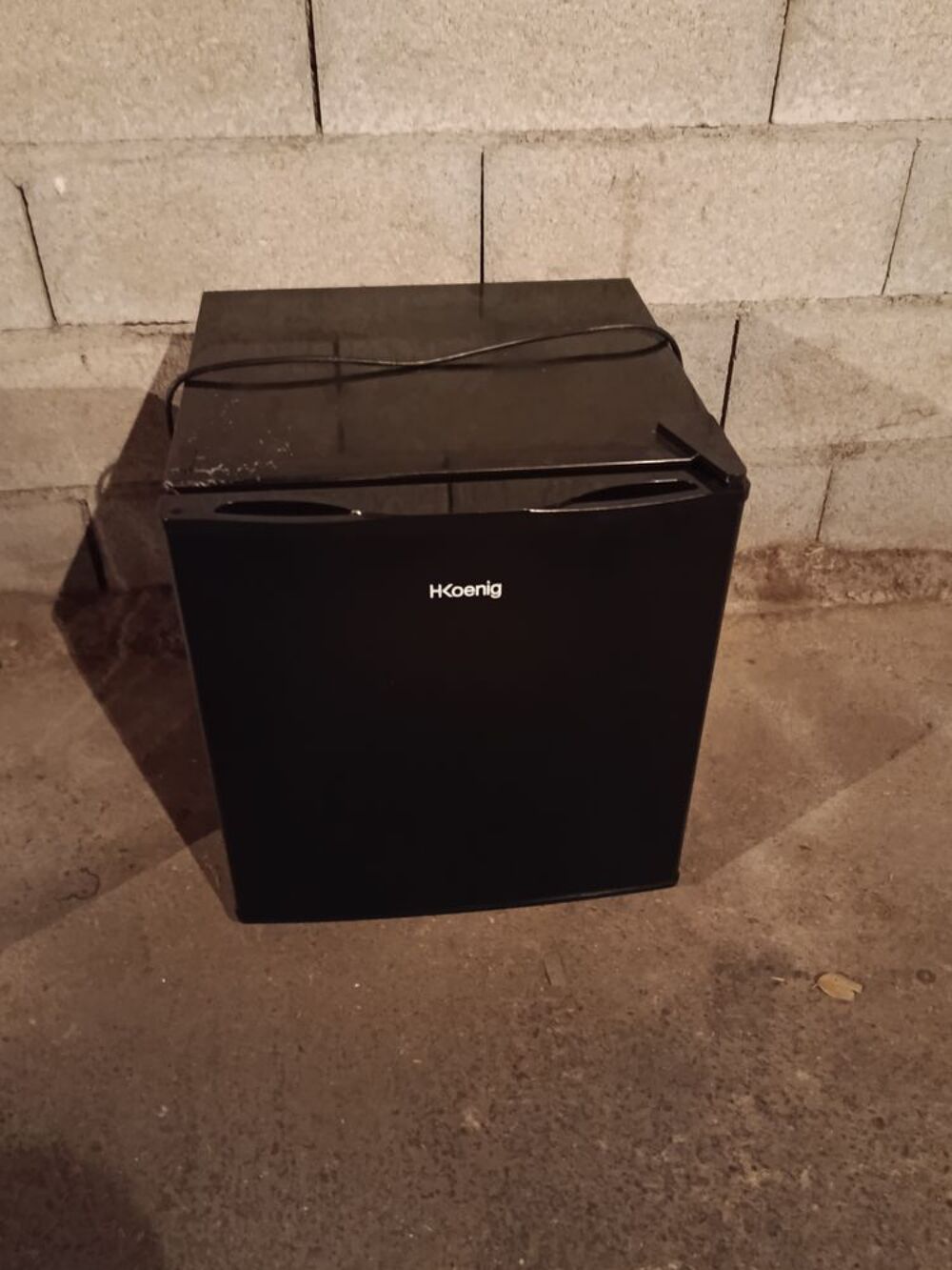 Frigo. en l'&eacute;tat, montant 100 € Electroménager