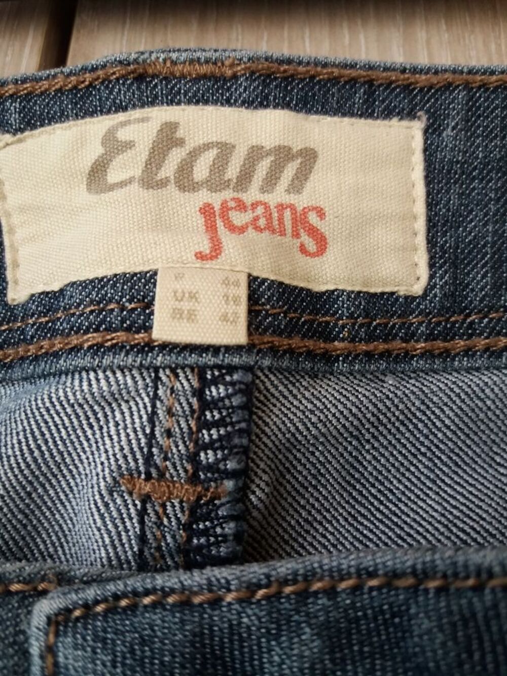 Jean Etam taille 42 coupe droite et taille haute. Vêtements