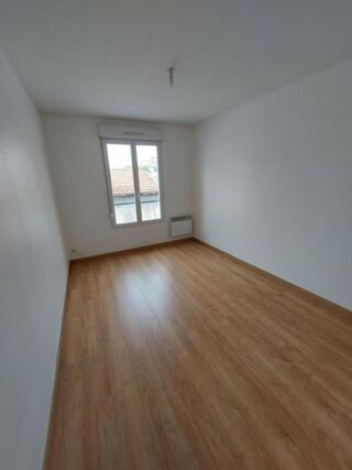  Appartement à louer 3 pièces 64 m²