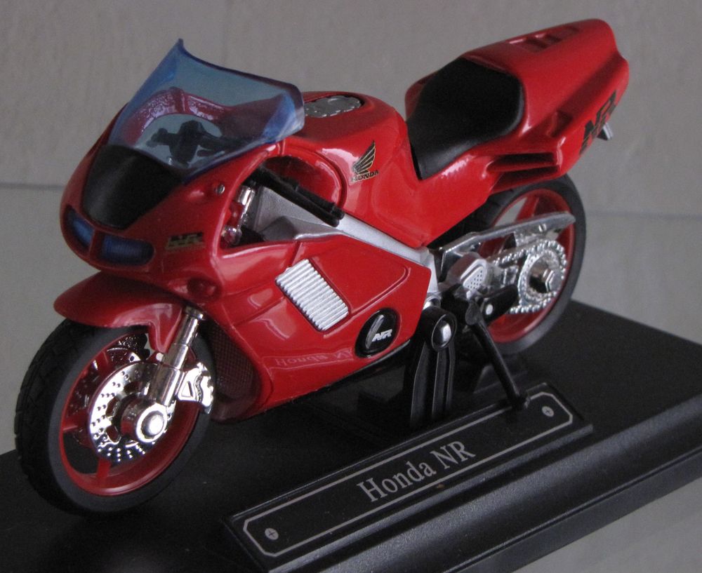 Mod&egrave;le r&eacute;duit 1/43 - moto Jeux / jouets