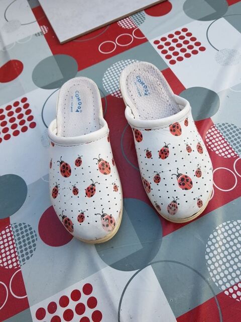 sabots femme avec motifs  TBE Taille 37 3 Frontignan (34)