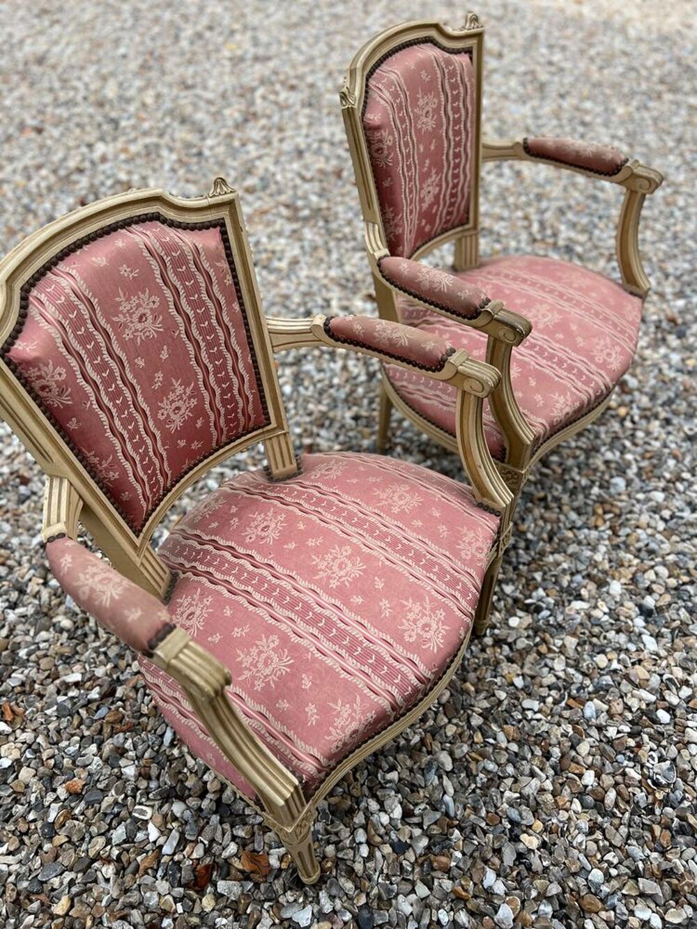 Paire de fauteuils, style Louis XVI Meubles