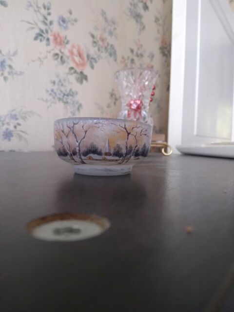 DAUM NAN��Y MINIATURE d�gag� �  l'acide art nouveau d'�poque 1890-1910 en parfait �tat sans �grenure ni f�le repr�sentant un paysage d'hiver sous la neige avec maisons,2  moul 1250 Lyon 3 (69)