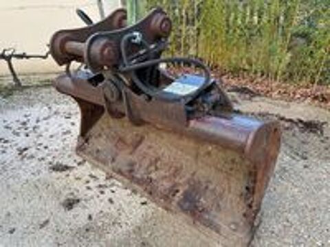   GODET ORIENTABLE VTN - 2 m - Pelles 18/20 t - Parfait état  