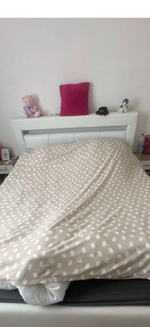 Lit en cuir blanc 120 Cond-en-Brie (02)