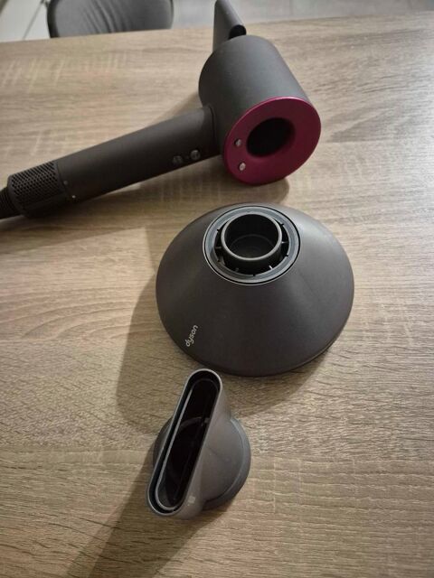 Sche cheveux dyson 230 Bischwiller (67)
