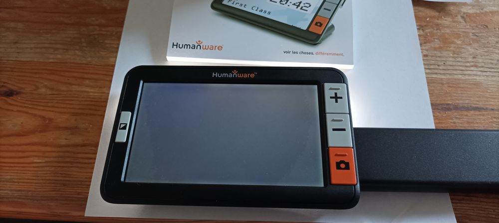 LOUPE ELECTRONIQUE POUR MAL VOYANT
EXPLORE 5
TRES PEU SERVIE Matériel informatique
