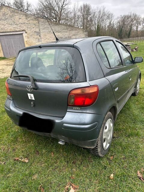 Toyota yaris 1.3i Linea Sol