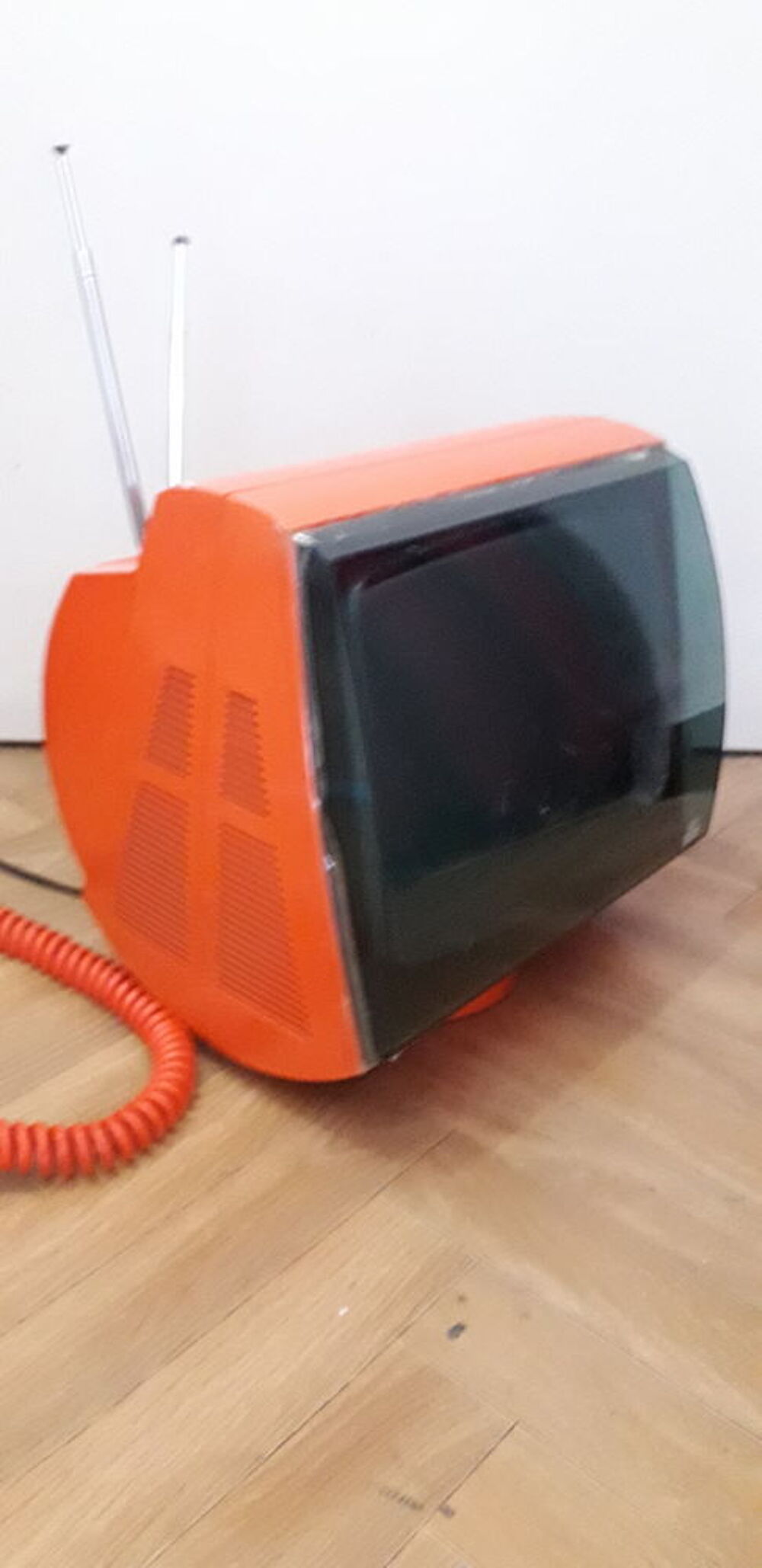 T&eacute;l&eacute;viseur orange PRINCE pur vintage Photos/Video/TV