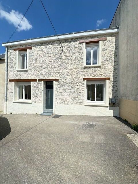   Maison de village, 4 chambres, 2 salles d'eau � 15 m Maison - 6 pi�ce(s) - 120 m�