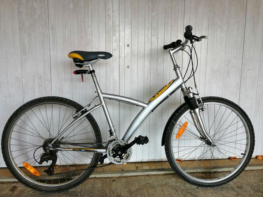 VTC B'twin 26" D&eacute;cathlon Vélos