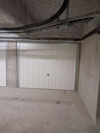 Parking / Garage à louer 15 m² Dijon
