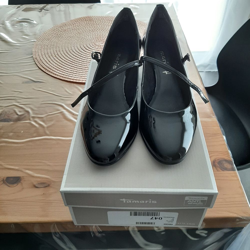 Escarpins tout neuf pointure 40 marque Tamaris avec bo&icirc;te Chaussures