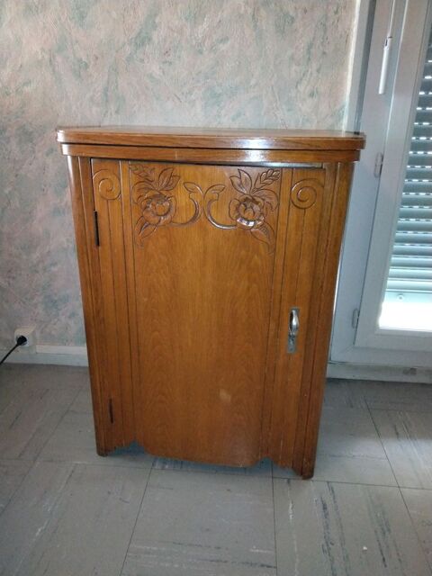 Meuble avec machine à coudre Meythet (74)