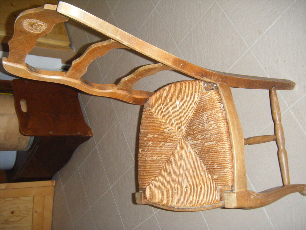 CHAISES Meubles