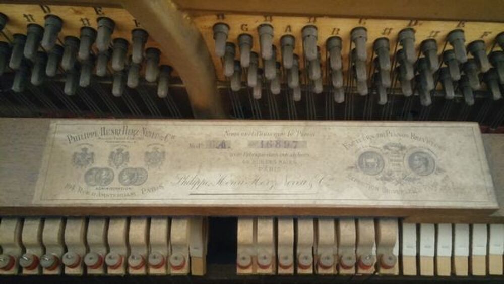 Piano droit Strasbourg ann&eacute;e 1880 Instruments de musique