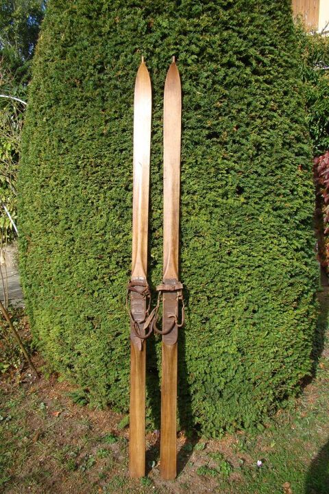Anciens skis en bois Suisse Staub    Alpina    - Ann�es 1920 150 Gargenville (78)