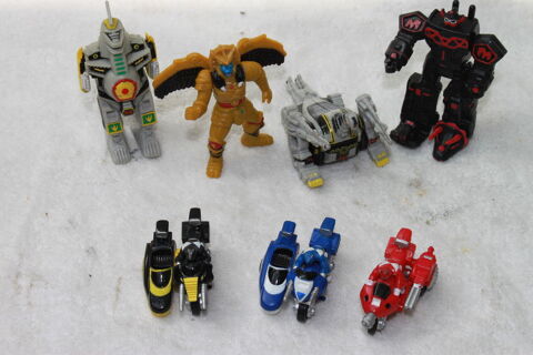 Lot de personnages 3 Montigny-Lencoup (77)