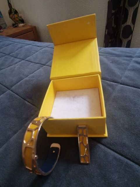 Bracelet et pendentif les Georgettes 40 Frontignan (34)