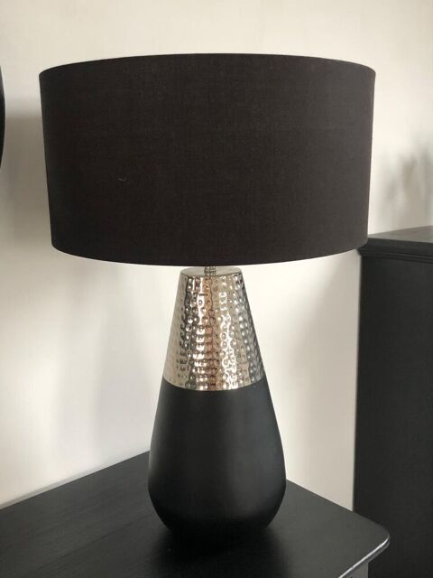 Lampe a poser Alinéa socle noir et Inox martelé Beuvrages (59)